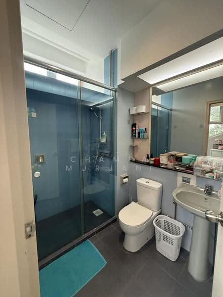 Fernwood Terrace, 26 Fernwood Terrace, East Coast / Marine Parade, 5 Bedrooms, 3,400 sqft, Terraced House For Sale, by Champa Murjani, 500277964 - Bathroom - PropertyGuru.com.sg