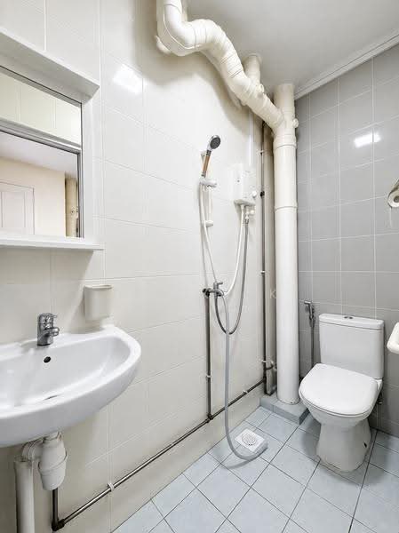 640 Hougang Avenue 8, 640 Hougang Avenue 8, Hougang / Punggol / Sengkang, 3 Bedrooms, 1,593 sqft, HDB Flat For Sale, by Zen Kuik, 500277989 - Bathroom - PropertyGuru.com.sg