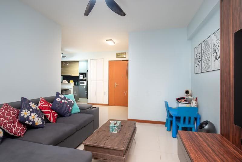 222B Bedok North Drive, 222B Bedok North Drive, Bedok / Upper East Coast, 3 Bedrooms, 990 sqft, HDB Flat For Sale, by Shafik Yusope, 500277995 - Living Room - PropertyGuru.com.sg