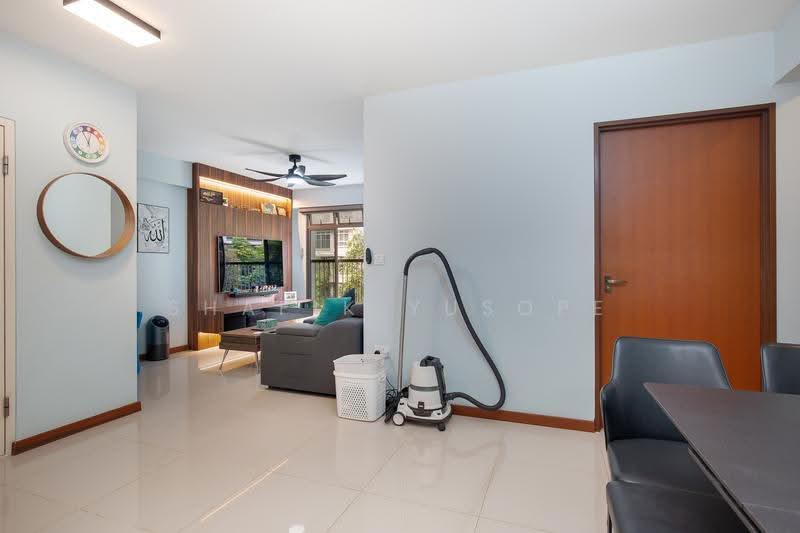222B Bedok North Drive, 222B Bedok North Drive, Bedok / Upper East Coast, 3 Bedrooms, 990 sqft, HDB Flat For Sale, by Shafik Yusope, 500277995 - Living Room - PropertyGuru.com.sg