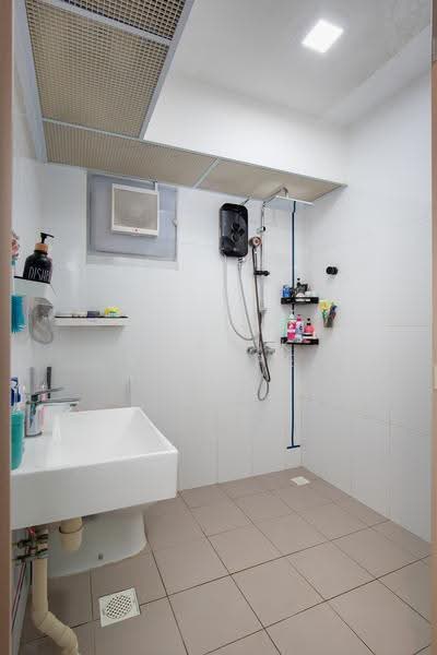 222B Bedok North Drive, 222B Bedok North Drive, Bedok / Upper East Coast, 3 Bedrooms, 990 sqft, HDB Flat For Sale, by Shafik Yusope, 500277995 - Bathroom - PropertyGuru.com.sg