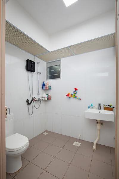 222B Bedok North Drive, 222B Bedok North Drive, Bedok / Upper East Coast, 3 Bedrooms, 990 sqft, HDB Flat For Sale, by Shafik Yusope, 500277995 - Bathroom - PropertyGuru.com.sg