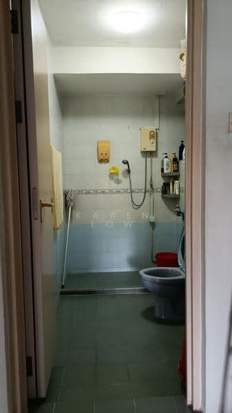 519 Woodlands Drive 14, 519 Woodlands Drive 14, Admiralty / Woodlands, Room Rental, 250 sqft, HDB Flat For Rent, by Karen Low, 500277996 - Bathroom - PropertyGuru.com.sg