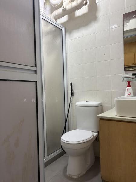337 Sembawang Crescent, 337 Sembawang Crescent, Sembawang / Yishun, 4 Bedrooms, 1,496 sqft, HDB Flat For Sale, by Annie Huang, 500278009 - Bathroom - PropertyGuru.com.sg