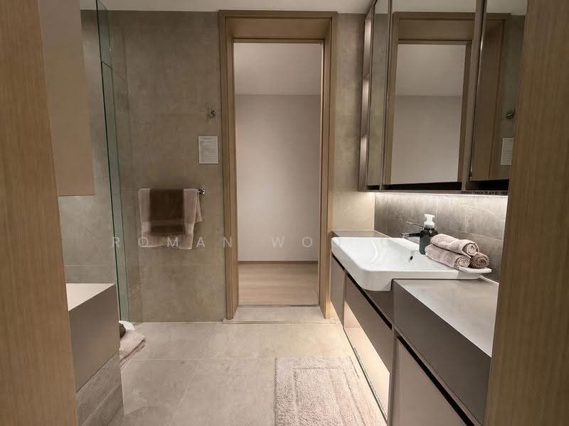 Nava Grove, 38 Pine Grove, Clementi Park / Upper Bukit Timah, 4 Bedrooms, 1,335 sqft, Condominium For Sale, by Roman Woo C P, 500278012 - Bathroom - PropertyGuru.com.sg