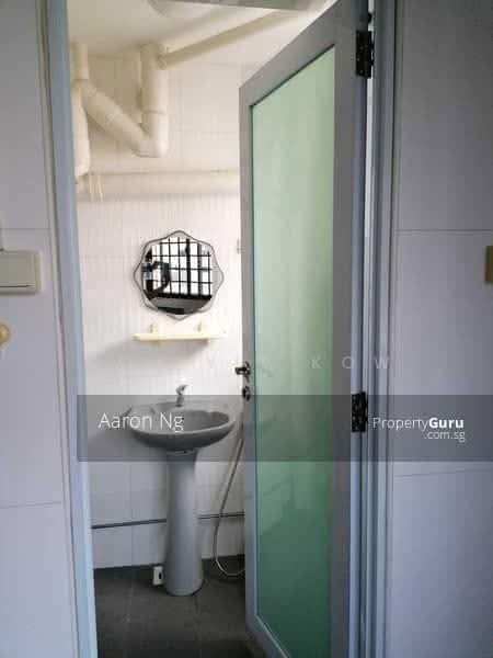 307 Serangoon Avenue 2, 307 Serangoon Avenue 2, Hougang / Punggol / Sengkang, Room Rental, 100 sqft, HDB Flat For Rent, by Goh Yit Kow, 500278073 - Bathroom - PropertyGuru.com.sg