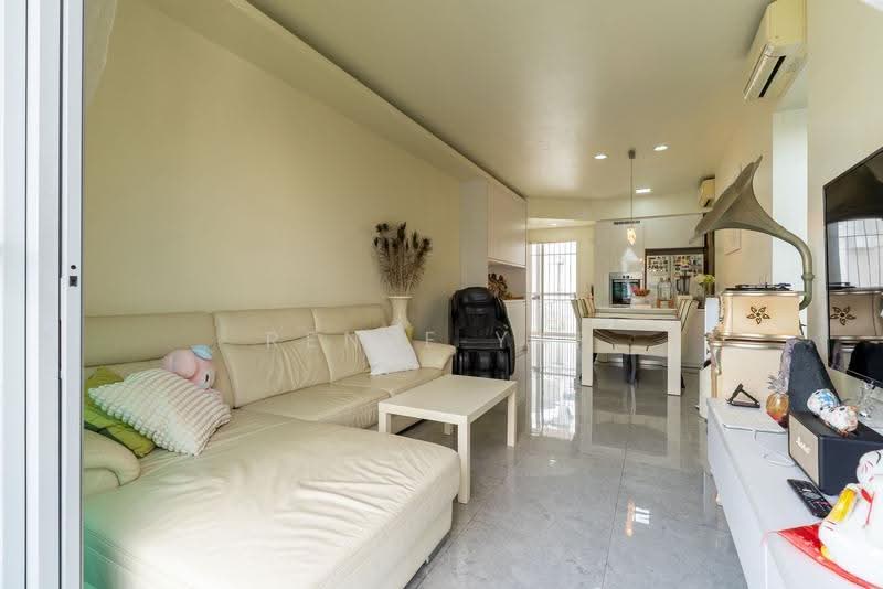 Canberra Residences, 501 Canberra Drive, Sembawang / Yishun, 3 Bedrooms, 1,938 sqft, Condominium For Sale, by Renee Yap, 500278084 - Living Room - PropertyGuru.com.sg