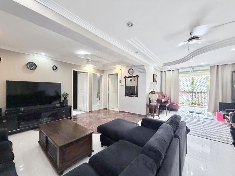 211 Pasir Ris Street 21, 211 Pasir Ris Street 21, Pasir Ris / Tampines, 3 Bedrooms, 1,377 sqft, HDB Flat For Sale, by Baven Tan, 500278088 - Living Room - PropertyGuru.com.sg