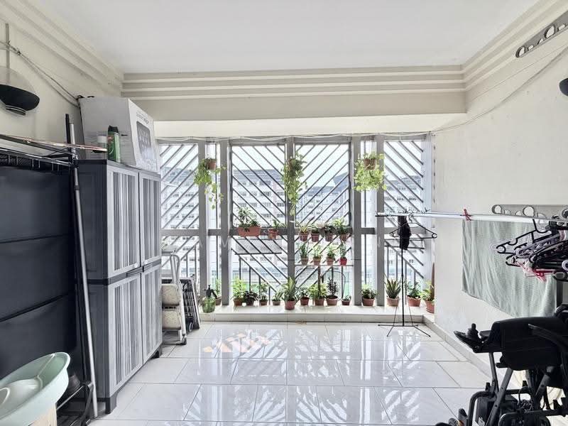 211 Pasir Ris Street 21, 211 Pasir Ris Street 21, Pasir Ris / Tampines, 3 Bedrooms, 1,377 sqft, HDB Flat For Sale, by Baven Tan, 500278088 - Balcony - PropertyGuru.com.sg
