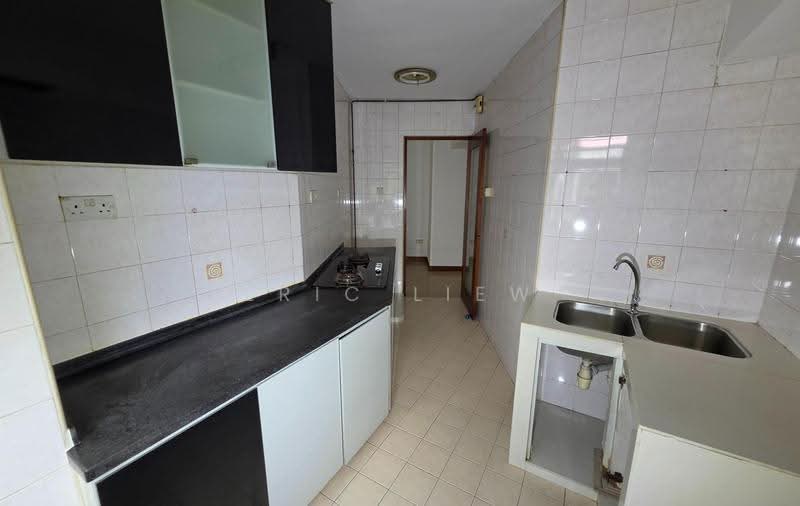158B Rivervale Crescent, 158B Rivervale Crescent, Hougang / Punggol / Sengkang, 3 Bedrooms, 1,184 sqft, HDB Flat For Sale, by Eric Liew, 500278097 - Kitchen - PropertyGuru.com.sg