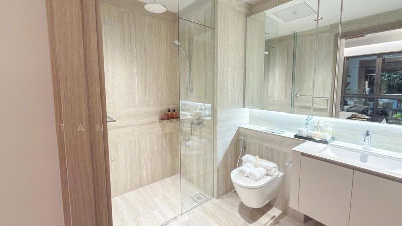 River Modern, River Galley Green, Orchard / River Valley, 2 Bedrooms, 538 sqft, Condominium For Sale, by Tan Tze Jung (TJ Tan), 500278100 - Bathroom - PropertyGuru.com.sg