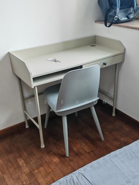 Queens, 16 Stirling Road, Alexandra / Commonwealth, Room Rental, 180 sqft, Condominium For Rent, by Steve Voon, 500278108 - Study - PropertyGuru.com.sg