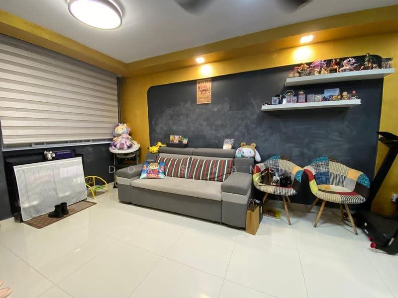 807 Yishun Ring Road, 807 Yishun Ring Road, Sembawang / Yishun, Room Rental, 120 sqft, HDB Flat For Rent, by Doris Kang, 500278126 - Living Room - PropertyGuru.com.sg