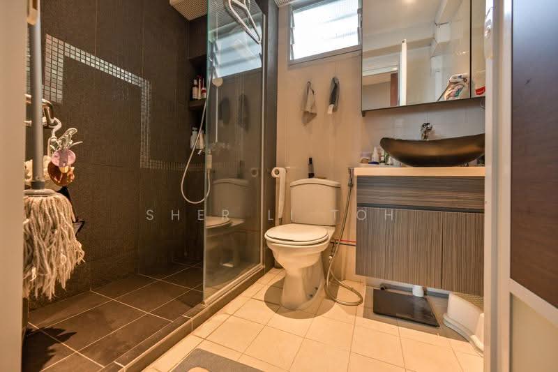 453C Fernvale Road, 453C Fernvale Road, Seletar / Yio Chu Kang, 3 Bedrooms, 990 sqft, HDB Flat For Sale, by Sher Li Toh, 500278128 - Bathroom - PropertyGuru.com.sg