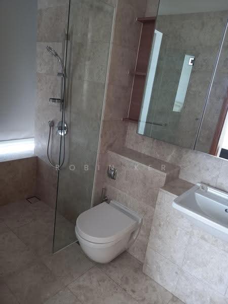 Soleil @ Sinaran, 6 Sinaran Drive, Newton / Novena, 2 Bedrooms, 958 sqft, Condominium For Rent, by Robin Ker, 500278135 - Bathroom - PropertyGuru.com.sg