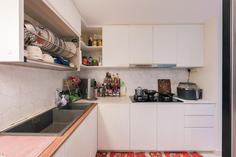 Bellewaters, 11 Anchorvale Crescent, Hougang / Punggol / Sengkang, 4 Bedrooms, 1,216 sqft, Condominium For Sale, by Elena Ng, 500278148 - Kitchen - PropertyGuru.com.sg