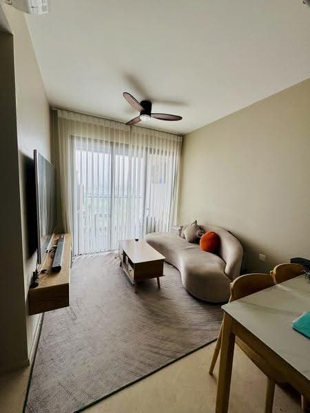 Avenue South Residence, 11 Silat Avenue, Alexandra / Commonwealth, 2 Bedrooms, 721 sqft, Condominium For Rent, by Jessie Choong, 500278168 - Living Room - PropertyGuru.com.sg