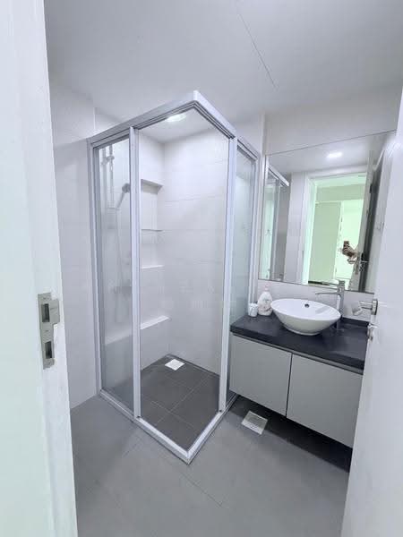 The Belvedere, 53 Meyer Road, East Coast / Marine Parade, 2 Bedrooms, 1,012 sqft, Condominium For Sale, by Anthea Yeo 杨丽娇, 500278172 - Bathroom - PropertyGuru.com.sg