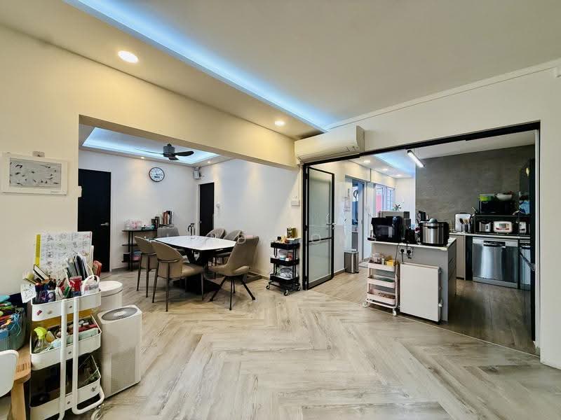 278 Bishan Street 24, 278 Bishan Street 24, Ang Mo Kio / Bishan / Thomson, 3 Bedrooms, 1,163 sqft, HDB Flat For Sale, by Linda Ong, 500278181 - Living Room and Kitchen - PropertyGuru.com.sg