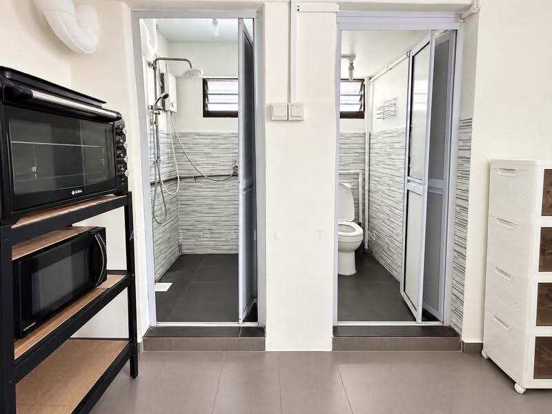 112 Ho Ching Road, 112 Ho Ching Road, Boon Lay / Jurong / Tuas, 2 Bedrooms, 732 sqft, HDB Flat For Sale, by Abigail Tang, 500278182 - Bathroom - PropertyGuru.com.sg