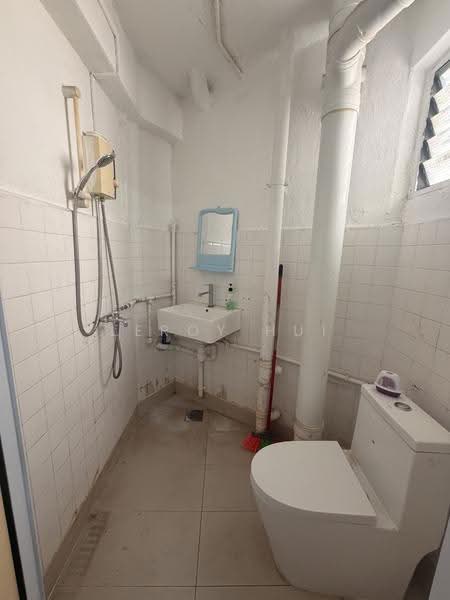 106 Hougang ave 1, Hougang / Punggol / Sengkang, 1,023 sqft, Shop / Shophouse For Rent, by Leroy Hui, 500278183 - room 5 Bathroom - CommercialGuru.com.sg