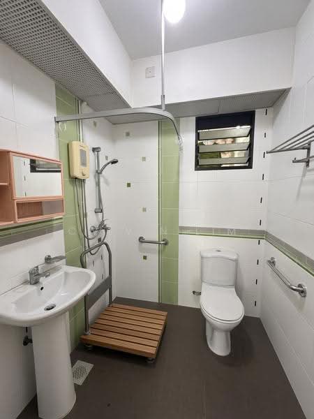 53 Havelock Road, 53 Havelock Road, Alexandra / Commonwealth, 3 Bedrooms, 1,011 sqft, HDB Flat For Sale, by Calvin Lim, 500278186 - Bathroom - PropertyGuru.com.sg