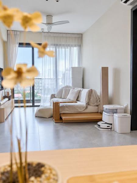 Clavon, Clementi Avenue 1, Buona Vista / West Coast / Clementi New Town, 2 Bedrooms, 764 sqft, Condominium For Sale, by Rene Wu Cairu, 500278195 - Living Room - PropertyGuru.com.sg