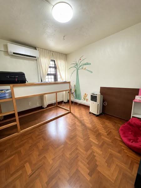 4 Lorong 7 Toa Payoh, 4 Lorong 7 Toa Payoh, Balestier / Toa Payoh, 2 Bedrooms, 732 sqft, HDB Flat For Sale, by Elena Pang, 500278231 - Bedroom - PropertyGuru.com.sg