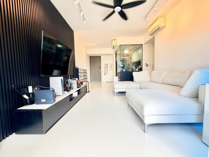 Q Bay Residences, 1 Tampines Street 86, Pasir Ris / Tampines, 2 Bedrooms, 797 sqft, Condominium For Sale, by Kane Seow, 500278233 - Living Room - PropertyGuru.com.sg