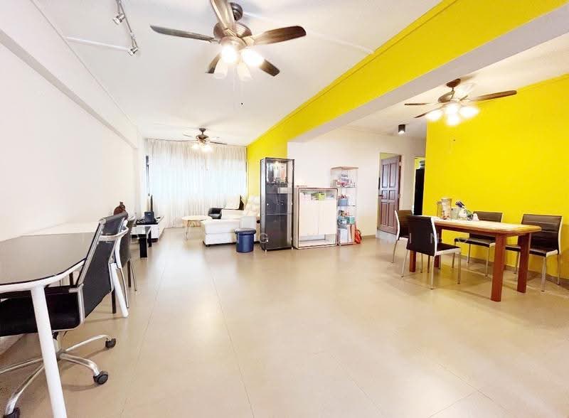 290G Bukit Batok Street 24, 290G Bukit Batok Street 24, Dairy Farm / Bukit Panjang / Choa Chu Kang, 3 Bedrooms, 1,109 sqft, HDB Flat For Sale, by Teddy Ng Yu Ming, 500278241 - Living Room - PropertyGuru.com.sg