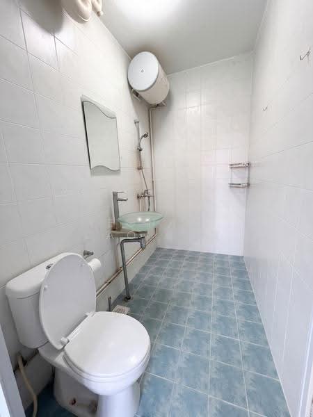 298 Bukit Batok Street 22, 298 Bukit Batok Street 22, Dairy Farm / Bukit Panjang / Choa Chu Kang, 3 Bedrooms, 1,281 sqft, HDB Flat For Sale, by Leonard Gao 高永飞, 500278249 - Bathroom - PropertyGuru.com.sg