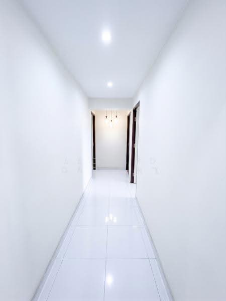 298 Bukit Batok Street 22, 298 Bukit Batok Street 22, Dairy Farm / Bukit Panjang / Choa Chu Kang, 3 Bedrooms, 1,281 sqft, HDB Flat For Sale, by Leonard Gao 高永飞, 500278249 - Corridor - PropertyGuru.com.sg