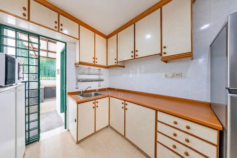 Jalan Kurnia, Jalan Kurnia, Hougang / Punggol / Sengkang, 3 Bedrooms, 2,128 sqft, Terraced House For Sale, by Reine Chan, 500278263 - Kitchen - PropertyGuru.com.sg