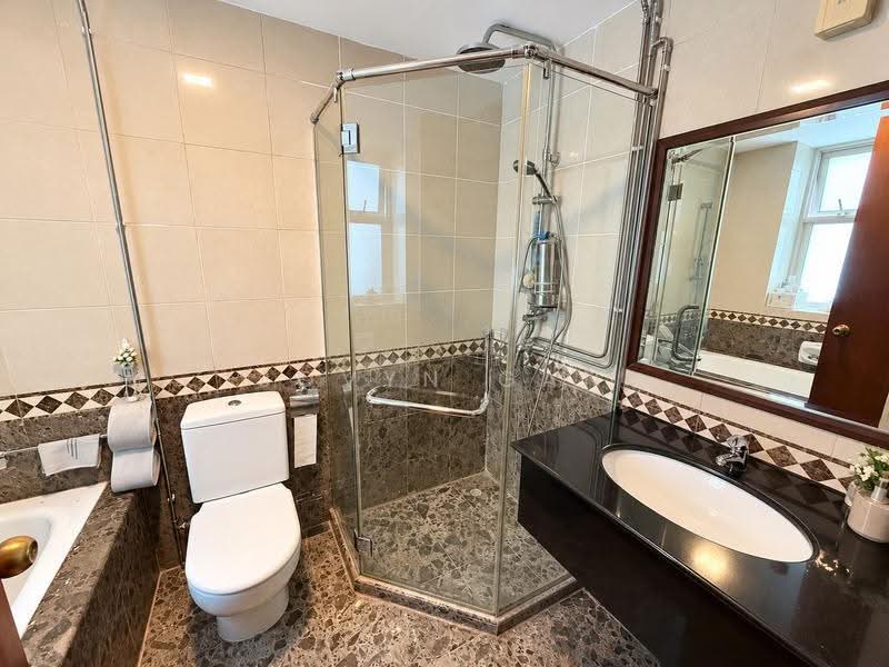 Rivervale Crest, 5 Rivervale Crescent, Hougang / Punggol / Sengkang, 3 Bedrooms, 1,206 sqft, Condominium For Sale, by Jovyn Gan, 500278264 - Bathroom - PropertyGuru.com.sg