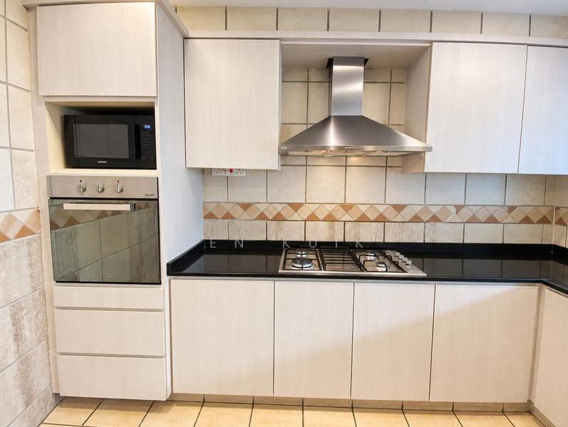 Gentle Villas, Gentle Drive, Newton / Novena, 5 Bedrooms, 4,415 sqft, Detached House For Sale, by Zen Kuik, 500278269 - Kitchen - PropertyGuru.com.sg