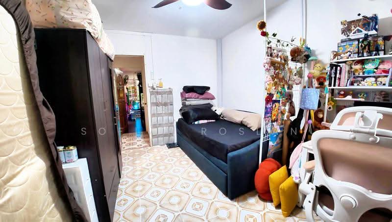 354 Clementi Avenue 2, 354 Clementi Avenue 2, Buona Vista / West Coast / Clementi New Town, 2 Bedrooms, 721 sqft, HDB Flat For Sale, by Sofian Roslan, 500278280 - Bedroom - PropertyGuru.com.sg