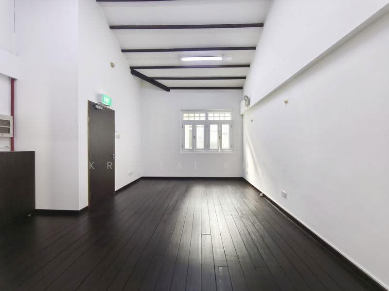 No GST | Petite All-White Shophouse with High Pitched Ceiling, Tras Street Tanjong Pagar Road Craig Road, Chinatown / Tanjong Pagar, 722 sqft, Shop / Shophouse For Rent, by Krystal Khor, 500278285 - Interior - CommercialGuru.com.sg