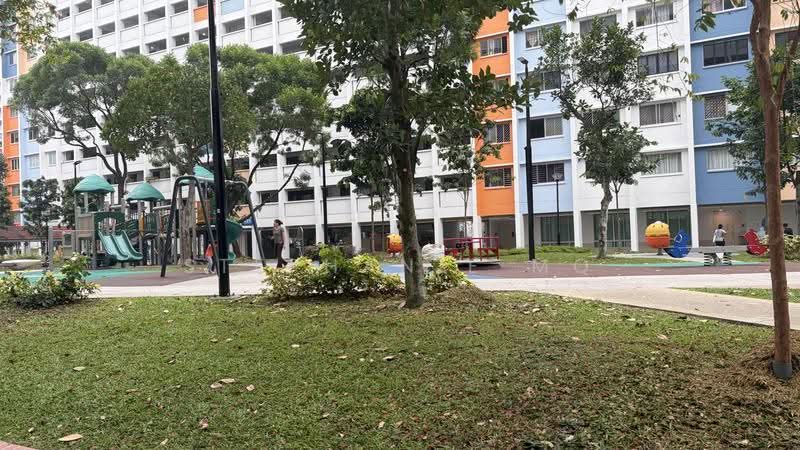 425 Yishun Avenue 11, 425 Yishun Avenue 11, Sembawang / Yishun, Room Rental, 130 sqft, HDB Flat For Rent, by Stephanie MQ, 500278286 - Exterior - PropertyGuru.com.sg