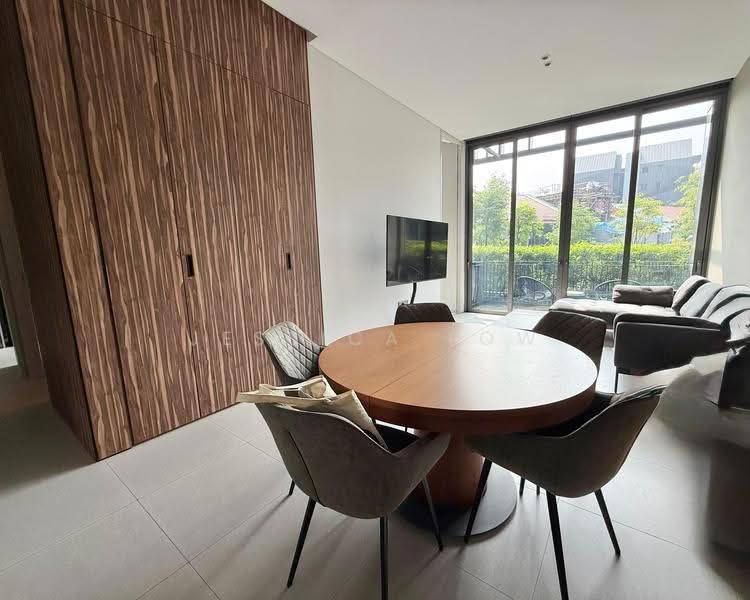 Petit Jervois, 33 Jervois Road, Tanglin / Holland / Bukit Timah, 2 Bedrooms, 818 sqft, Condominium For Rent, by Jessica Low, 500278297 - Living Room - PropertyGuru.com.sg