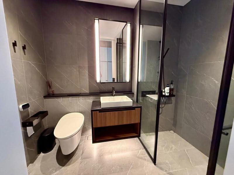 Petit Jervois, 33 Jervois Road, Tanglin / Holland / Bukit Timah, 2 Bedrooms, 818 sqft, Condominium For Rent, by Jessica Low, 500278297 - Bathroom - PropertyGuru.com.sg