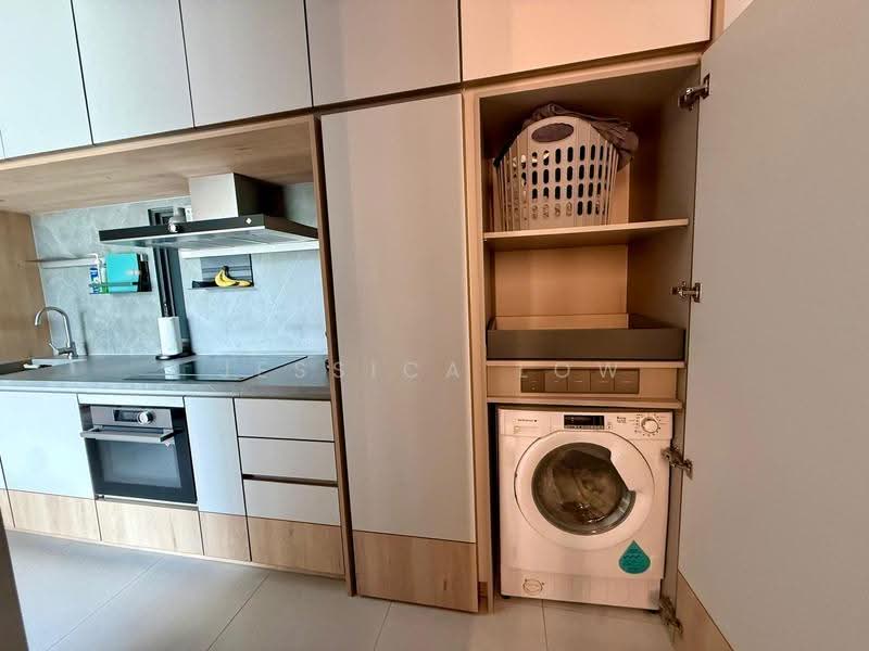 Petit Jervois, 33 Jervois Road, Tanglin / Holland / Bukit Timah, 2 Bedrooms, 818 sqft, Condominium For Rent, by Jessica Low, 500278297 - Kitchen - PropertyGuru.com.sg