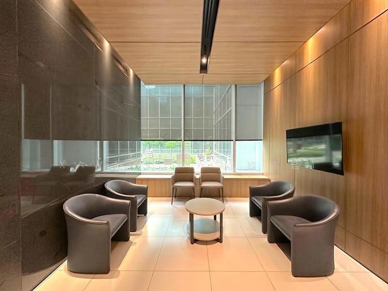Novena Specialist Center, 8 Sinaran Drive, Newton / Novena, 1,442 sqft, Medical For Rent, by Xavier Aw (欧伟廷), 500278308 - Waiting Area - CommercialGuru.com.sg