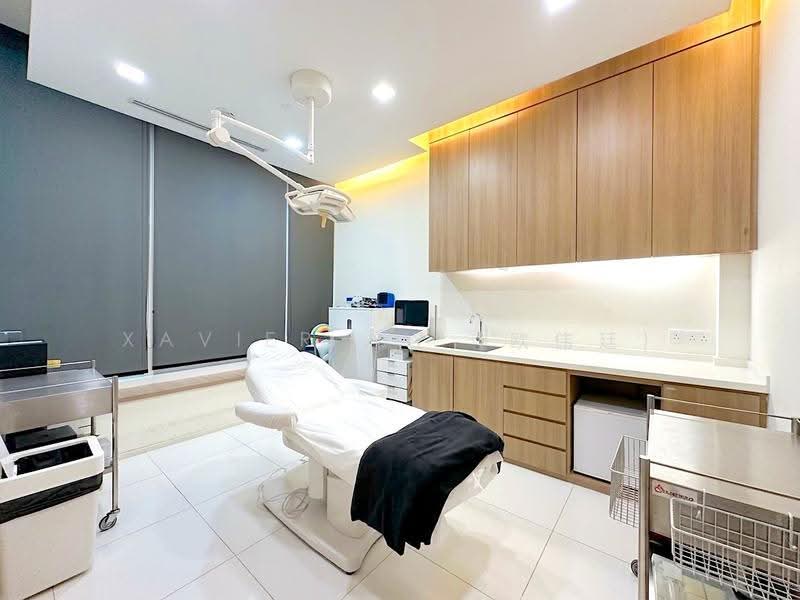 Novena Specialist Center, 8 Sinaran Drive, Newton / Novena, 1,442 sqft, Medical For Rent, by Xavier Aw (欧伟廷), 500278308 - Treatment Room 1 - CommercialGuru.com.sg