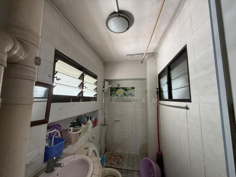 444 Choa Chu Kang Avenue 4, 444 Choa Chu Kang Avenue 4, Dairy Farm / Bukit Panjang / Choa Chu Kang, 3 Bedrooms, 1,302 sqft, HDB Flat For Sale, by Lewis Tam, 500278324 - Bathroom - PropertyGuru.com.sg