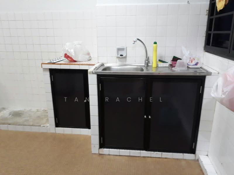 304 Clementi Avenue 4, 304 Clementi Avenue 4, Buona Vista / West Coast / Clementi New Town, 2 Bedrooms, 721 sqft, HDB Flat For Rent, by Tan Rachel, 500278335 - Kitchen - PropertyGuru.com.sg