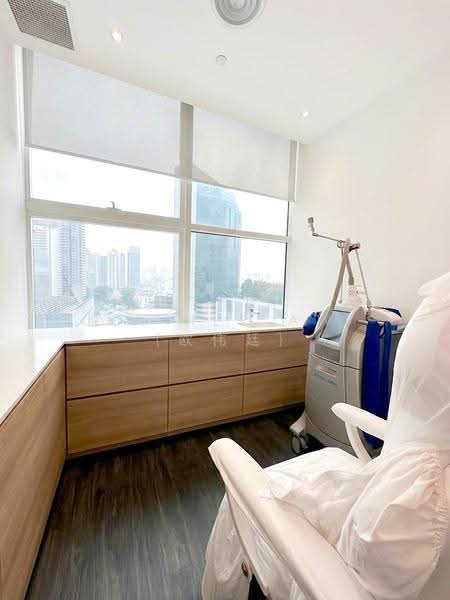 Novena Specialist Center, 8 Sinaran Drive, Newton / Novena, 700 sqft, Medical For Rent, by Xavier Aw (欧伟廷), 500278337 - Treatment Room - CommercialGuru.com.sg