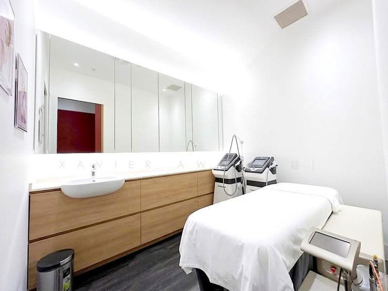 Novena Specialist Center, 8 Sinaran Drive, Newton / Novena, 700 sqft, Medical For Rent, by Xavier Aw (欧伟廷), 500278337 - Treatment Room - CommercialGuru.com.sg
