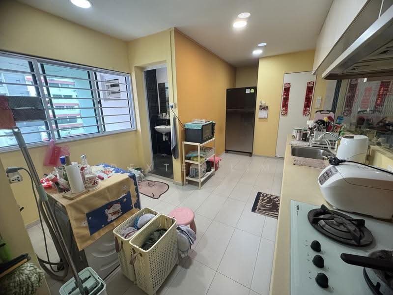 404 Jurong West Street 42, 404 Jurong West Street 42, Boon Lay / Jurong / Tuas, 3 Bedrooms, 1,442 sqft, HDB Flat For Sale, by Dexter Lim, 500278339 - Kitchen - PropertyGuru.com.sg