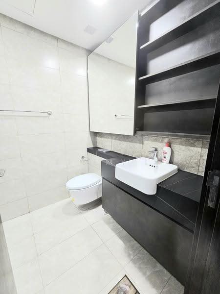 Parc Clematis, 8F Jalan Lempeng, Buona Vista / West Coast / Clementi New Town, 2 Bedrooms, 721 sqft, Condominium For Sale, by Jeremy Li, 500278354 - Bathroom - PropertyGuru.com.sg