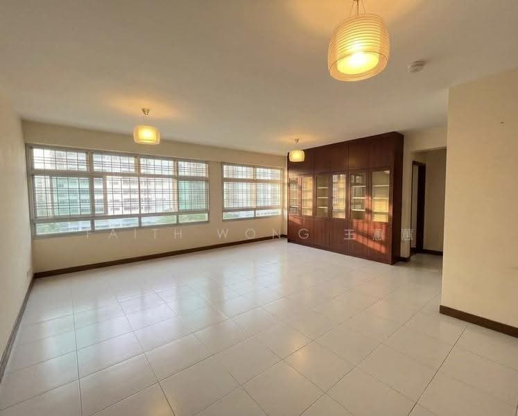 18D Holland Drive, 18D Holland Drive, Tanglin / Holland / Bukit Timah, 3 Bedrooms, 1,259 sqft, HDB Flat For Sale, by Faith Wong 王蕙蕙, 500278358 - Living Room - PropertyGuru.com.sg